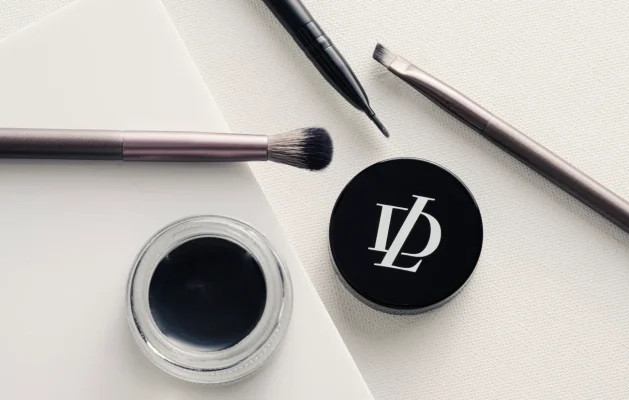 خط چشم ضد آب و با ماندگاری بالا